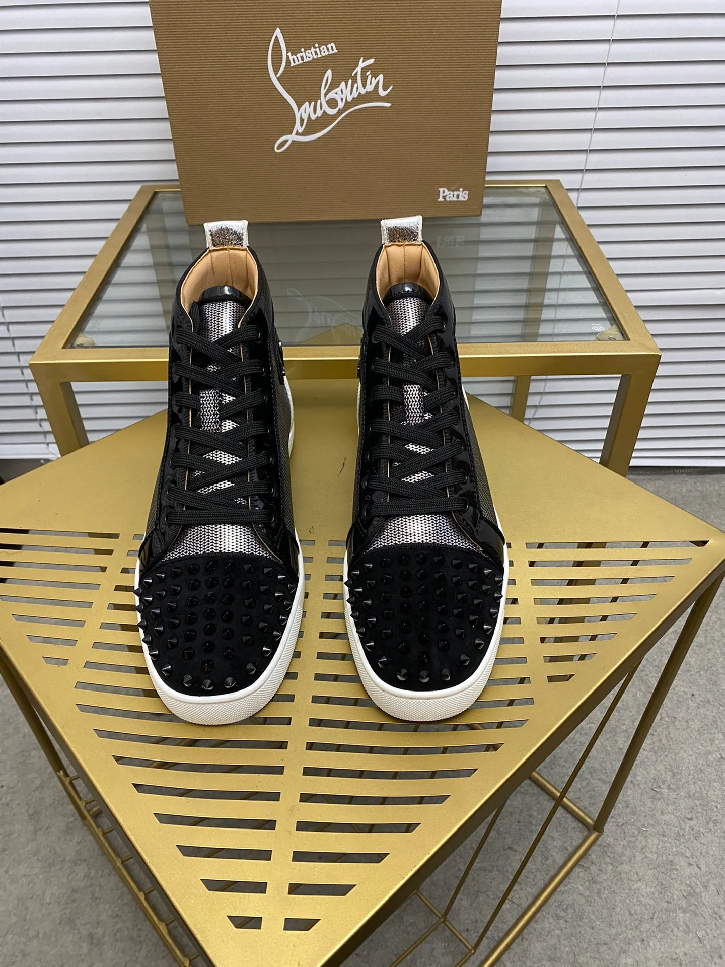 (Customized model) Ex-factory price is 540. christian louboutin (CL red sole shoes) counter series, casual sneakers for couples 📢 📢 📢 Exclusive hot style release 🎈🎈💪 Movable latex feet 👻 Finished outsole line [Proud] 😝Female 35-40# Male 38#-46, global supply😝 [Top version]: Original imported genuine leather upper, top original leather lining, original molded TPU outsole, original 1:1 detail processing, original shoe last,